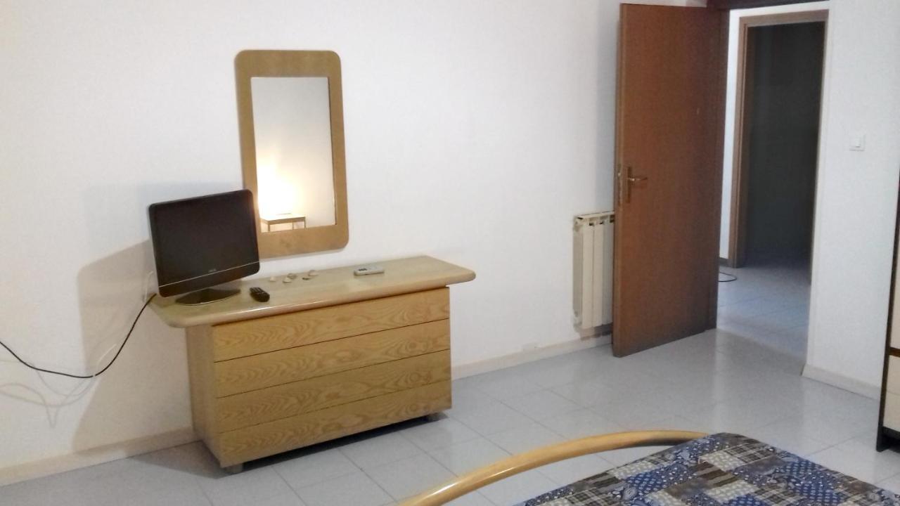 2 Bedrooms Appartement At Pescara 300 M Away From The Beach With Balcony And Wifi Eksteriør bilde