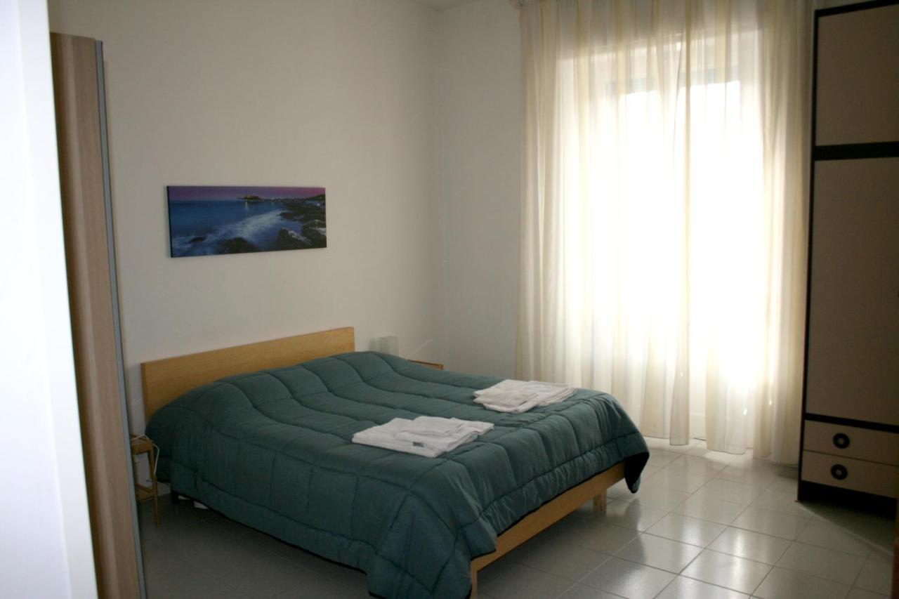2 Bedrooms Appartement At Pescara 300 M Away From The Beach With Balcony And Wifi Eksteriør bilde