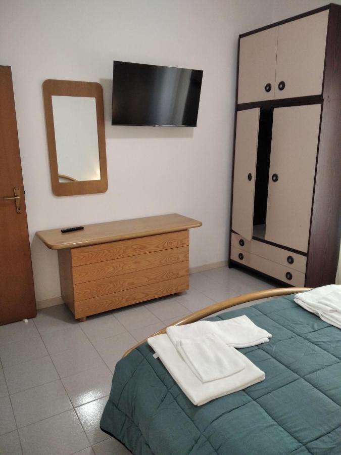 2 Bedrooms Appartement At Pescara 300 M Away From The Beach With Balcony And Wifi Eksteriør bilde